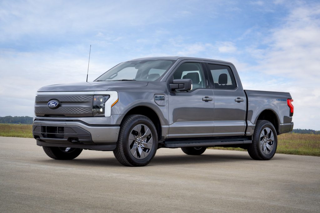 2024 Ford F-150 Lightning Flash front 3-4 REL