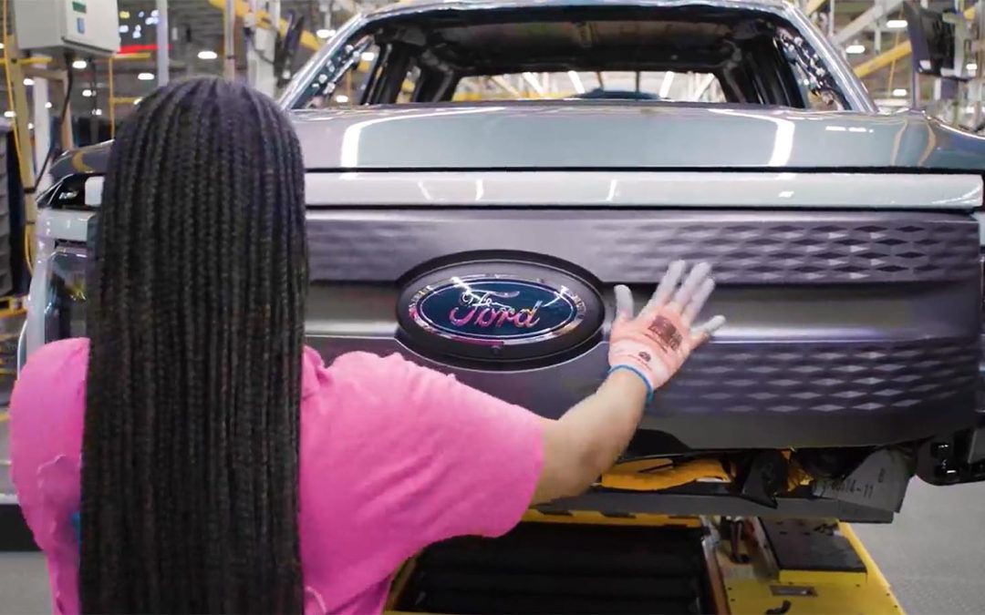 Ford Cuts Shift as F-150 Lightning Sales “Tank”
