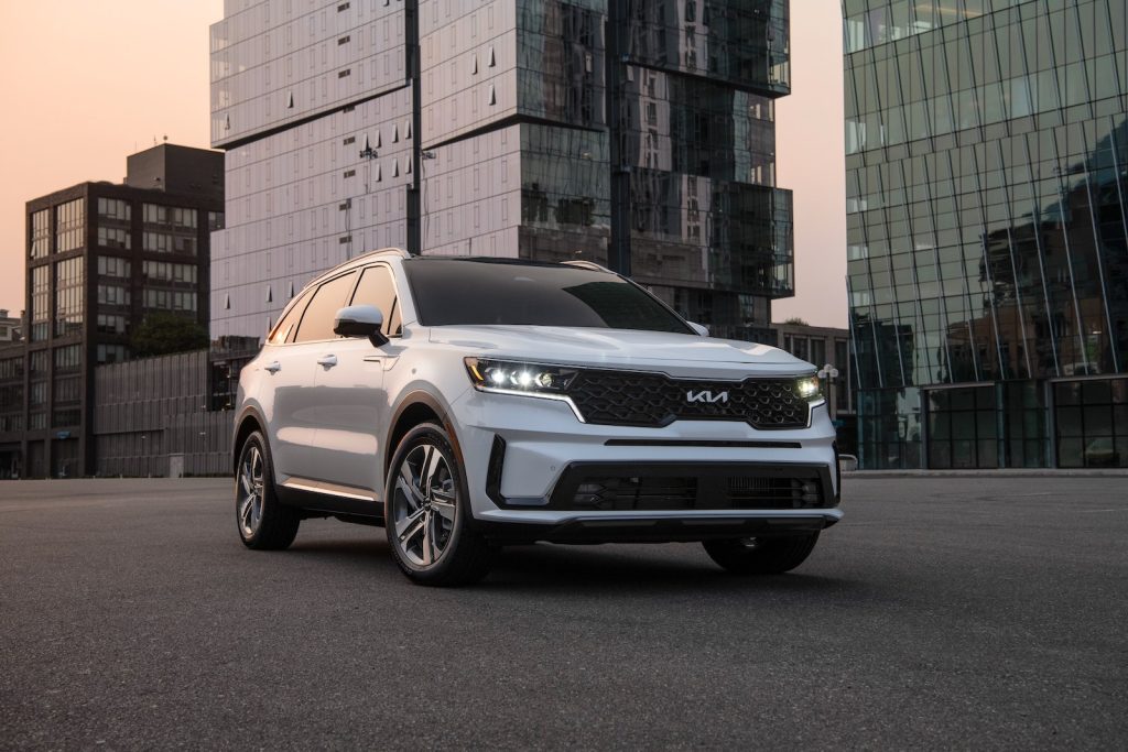 2024 Kia Sorento PHEV front 3-4 best REL