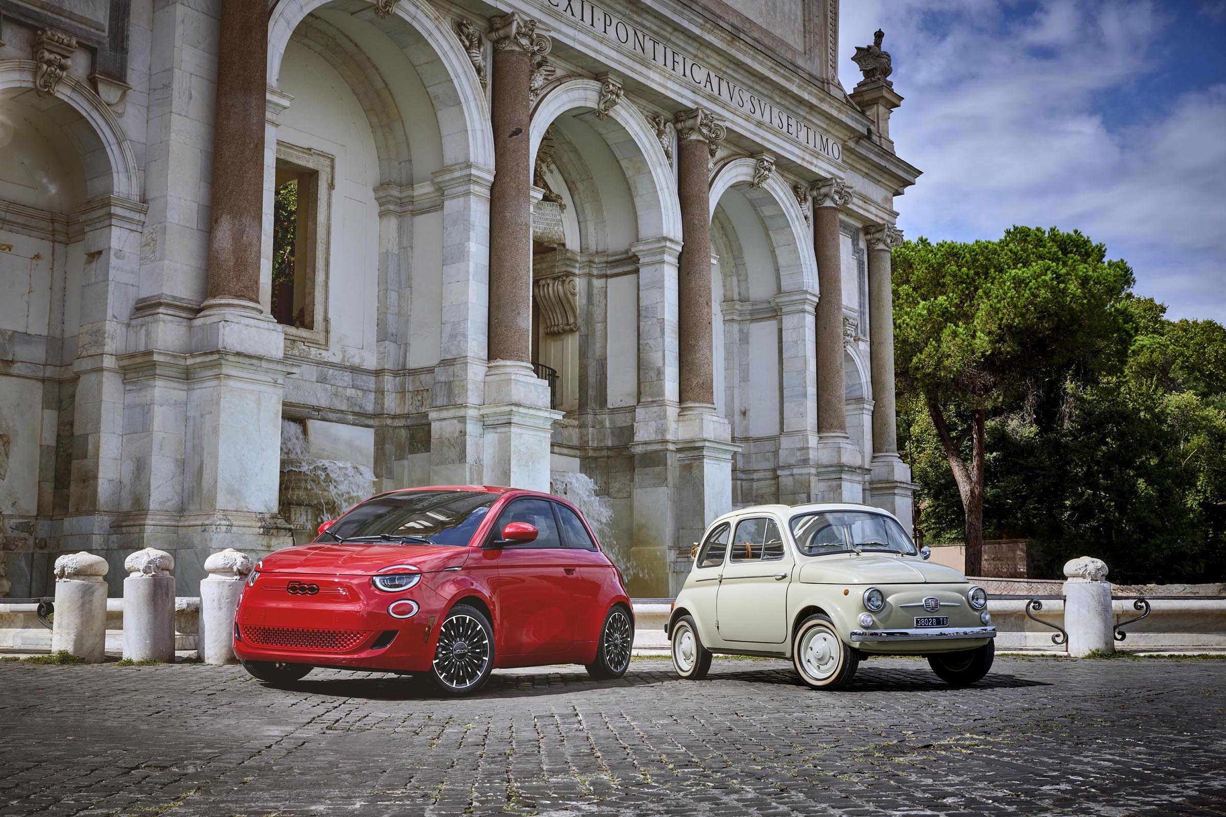 2024 Fiat 500e RED with original 500
