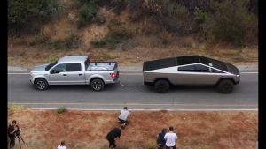Ford F-150 v Tesla Cybertruck tug of war