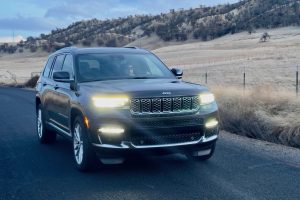 2024 Jeep Grand Cherokee front