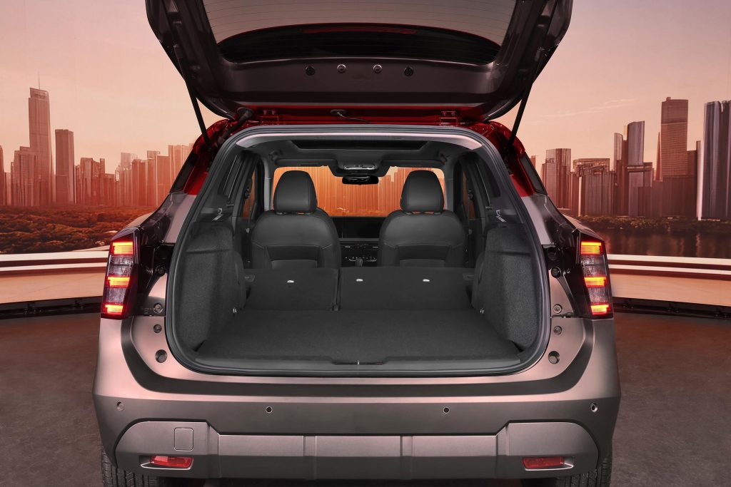 2025 Nissan Kicks - debut cargo bay