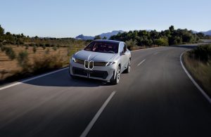 BMW Vision Neue Klasse SAV - driving