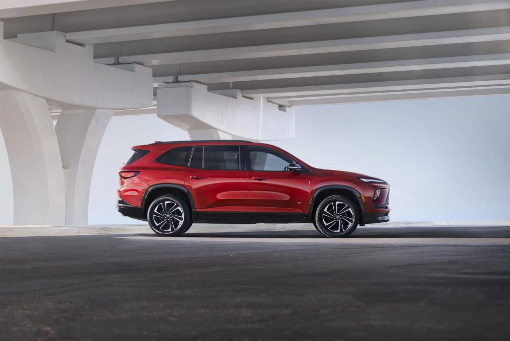 2025 Buick Enclave ST - side 2