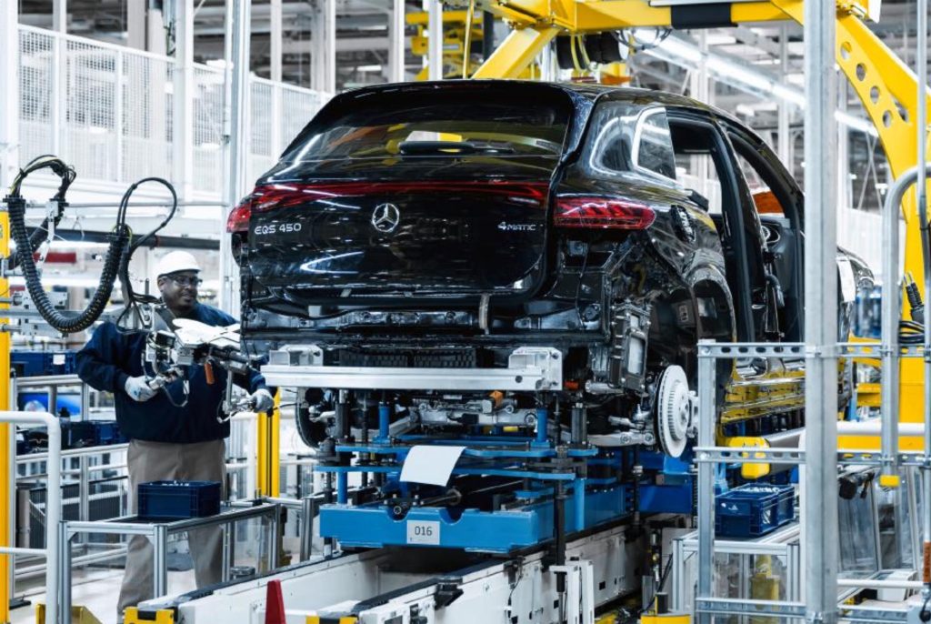 Mercedes-Benz EQS SUV - Vance Plant