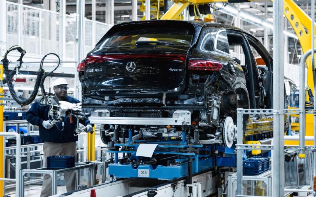 UAW Gaining Traction as Mercedes’ Alabama Workers Set to File for Union Vote