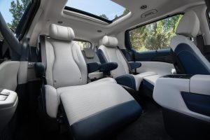 2025 Kia Carnival second row recliners REL