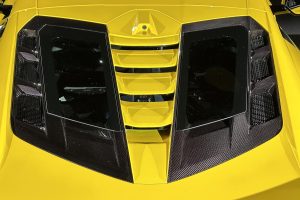 2025 Chevrolet Corvette ZR1 - transparent engine cover