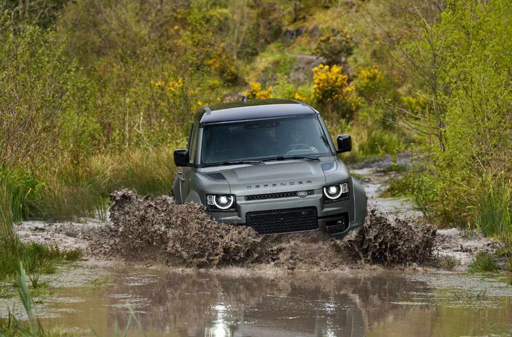 Electric Land Rover Defender Not Happening Until Next Generation