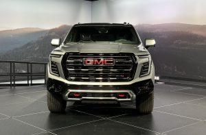 2025 GMC Yukon Denali AT4 - front studio