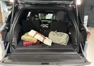 2025 Lincoln Navigator - cargo bay