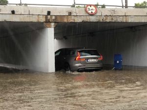 2019 Volvo V60 - in flooded train tunnel