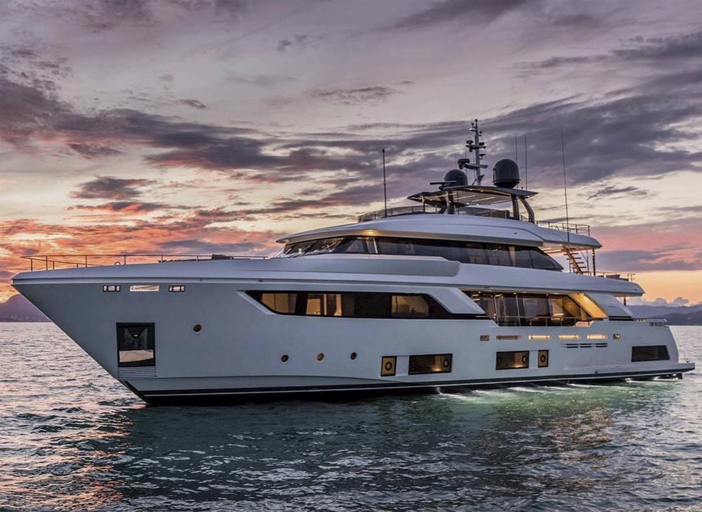 Custom Line Navetta 37 yacht