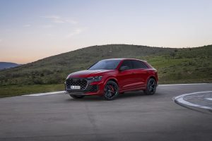 2025 Audi RS Q8 front 3-4 best REL