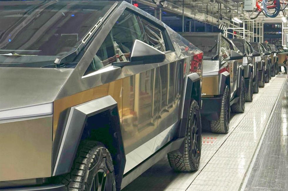Tesla Pauses Production Of CyberTruck as Demand Slides and Problems
