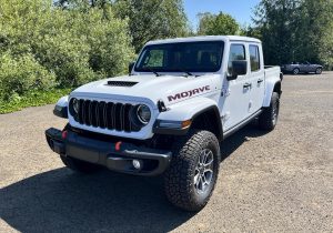 2024 Jeep Gladiator - front 3-4