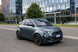 2025 Fiat 500e Giorgio Armani Collector’s Edition in Green (Eu