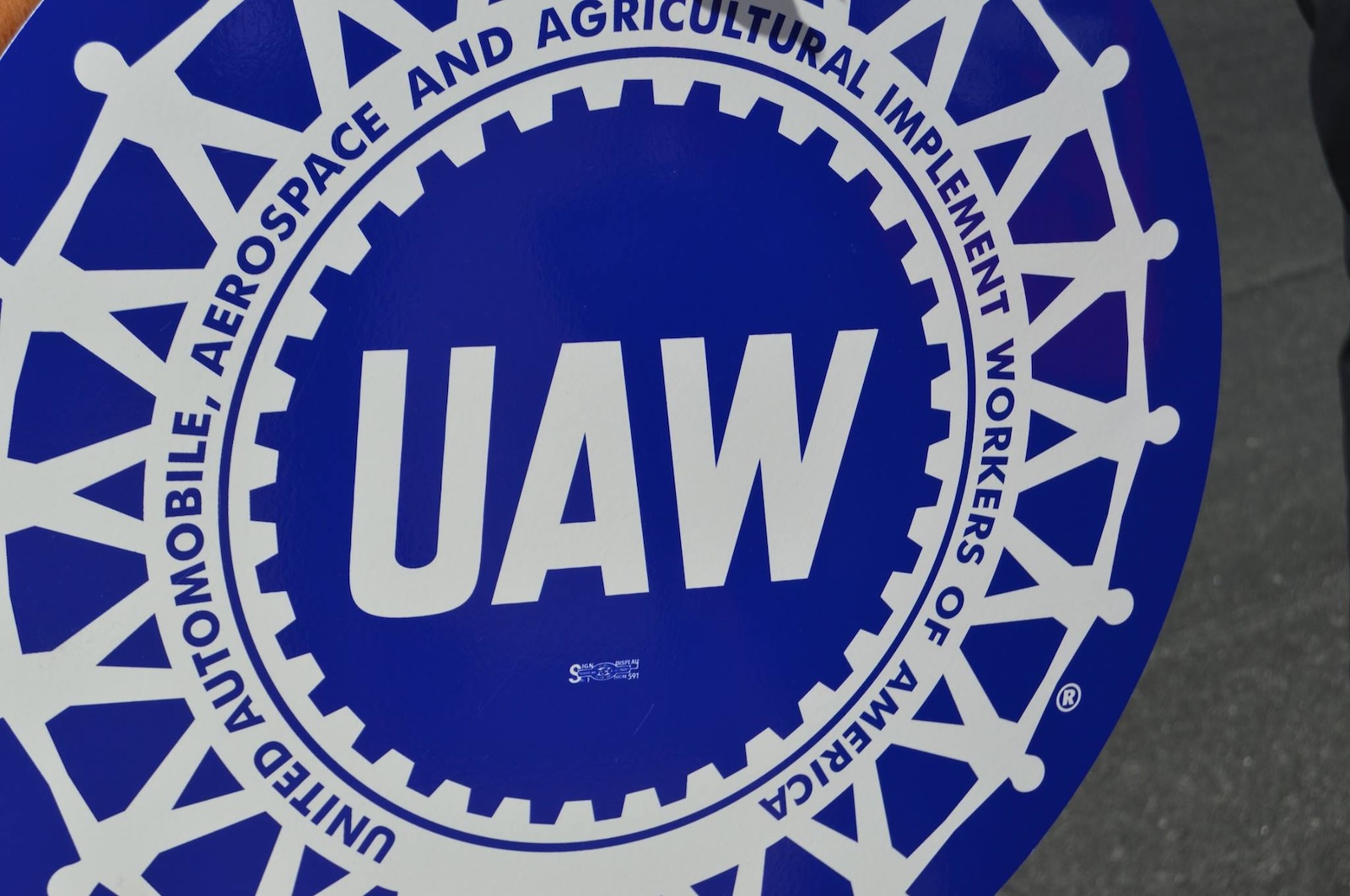 UAW logo cropped