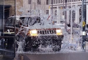 1989 NAIAS - Jeep Crashes Window