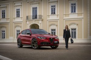 2025 Alfa Romeo Stelvio Intensa front 3-4 REL