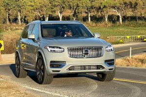 2025 Volvo XC90 front 3-4