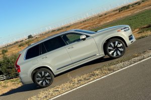 2025 Volvo XC90 side angled