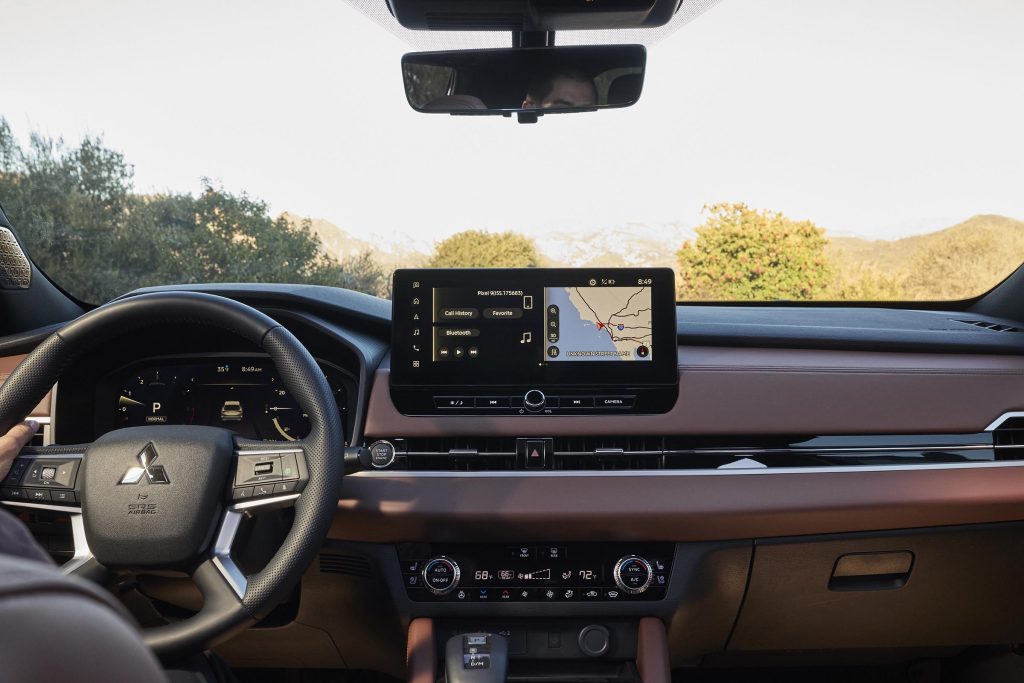 2025 Mitsubishi Outlander - interior