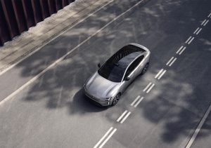 Volvo ES90 - driving overhead