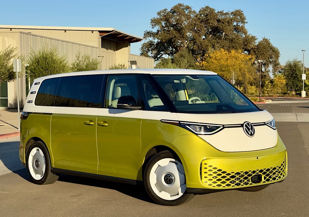 2025 VW ID. Buzz two tone front 3-4