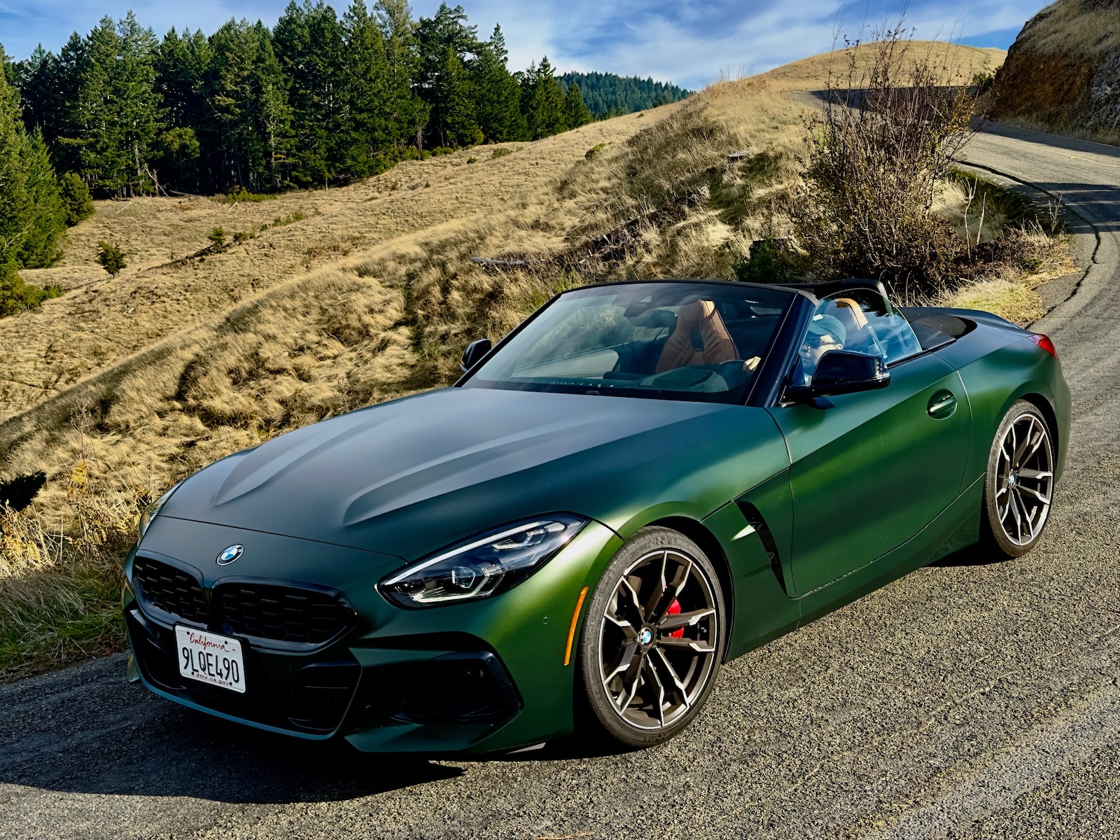 2025 BMW Z4 M40i front 3-4