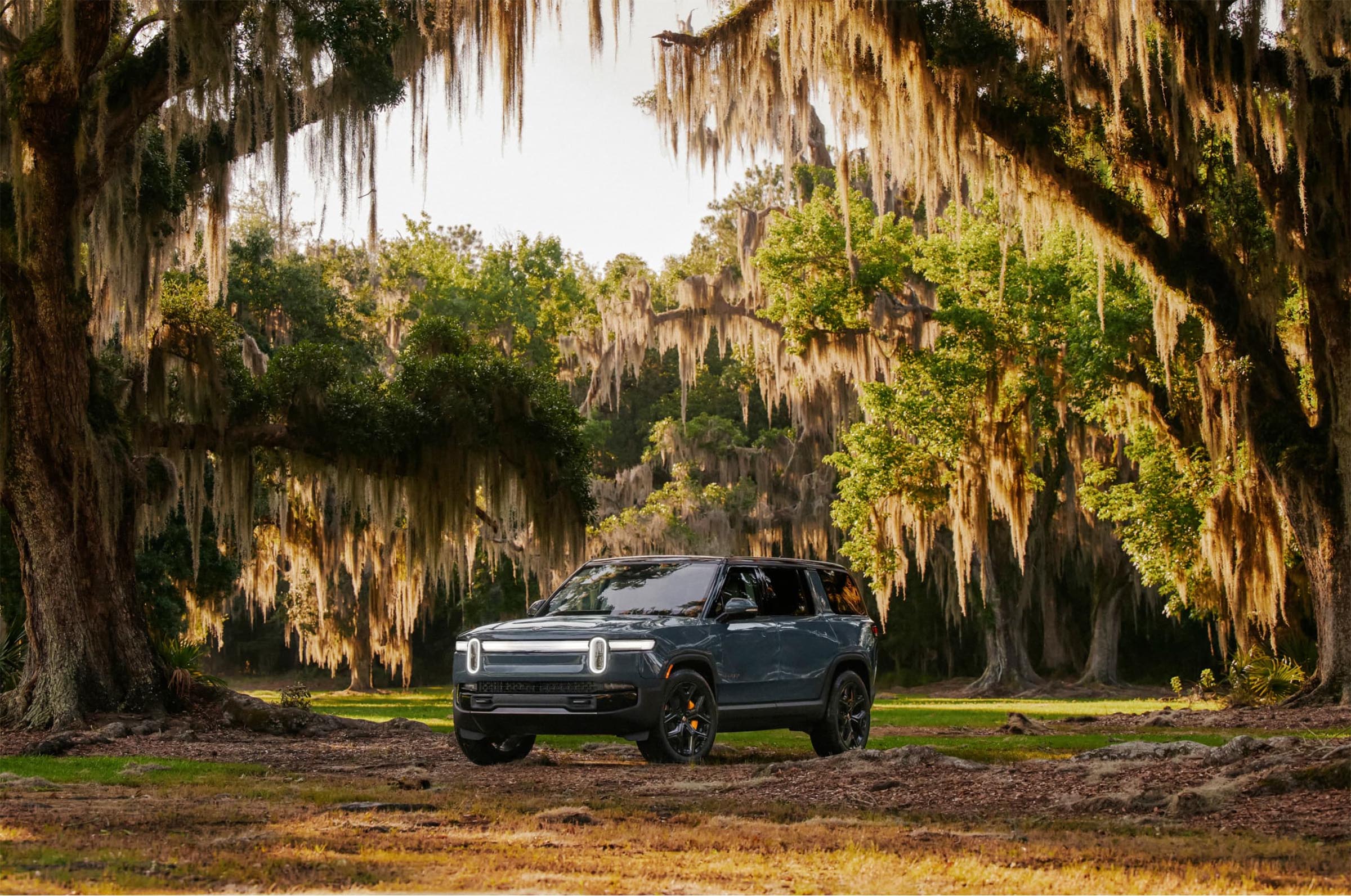 2025 Rivian R1S