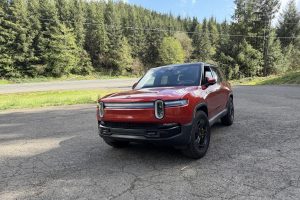 Rivian R1S - front