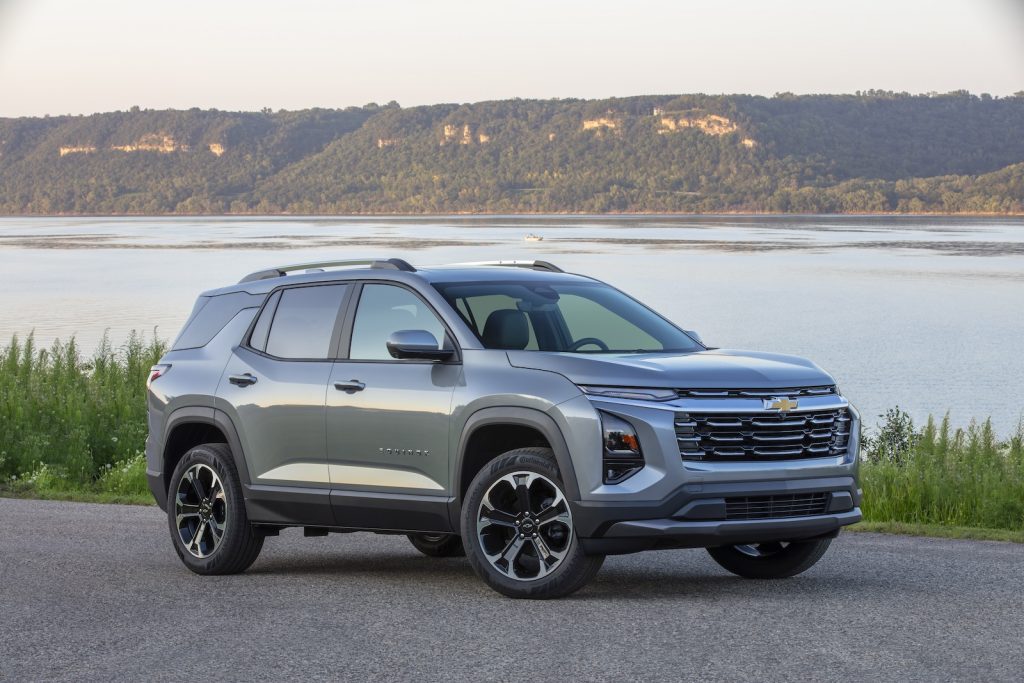 2025 Chevrolet Equinox LT front 3-4 REL