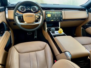 2025 Land Rover Range Rover SE LWB interior