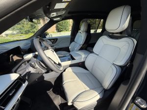 2025 Lincoln Aviator Black Label front seats