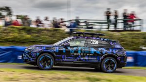 Porsche Cayenne Electric prototype - Races up Goodwood Hill profile