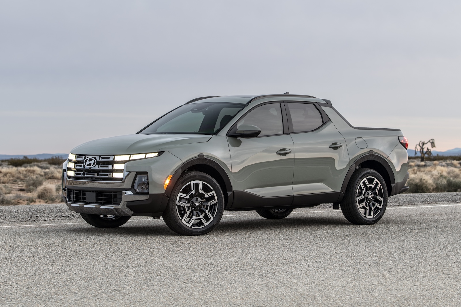 2025 Hyundai Santa Cruz Limited front REL