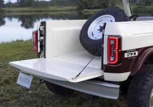 Ford Bronco Roadster Concept - new tailgate
