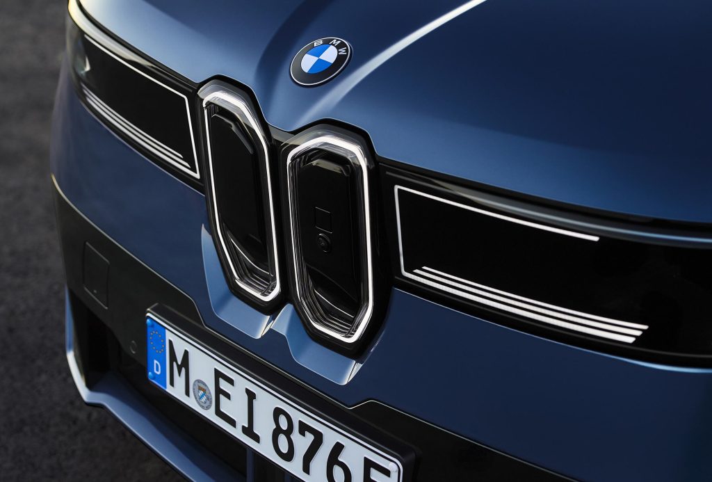 BMW iX3 - grille spinner headlights detail