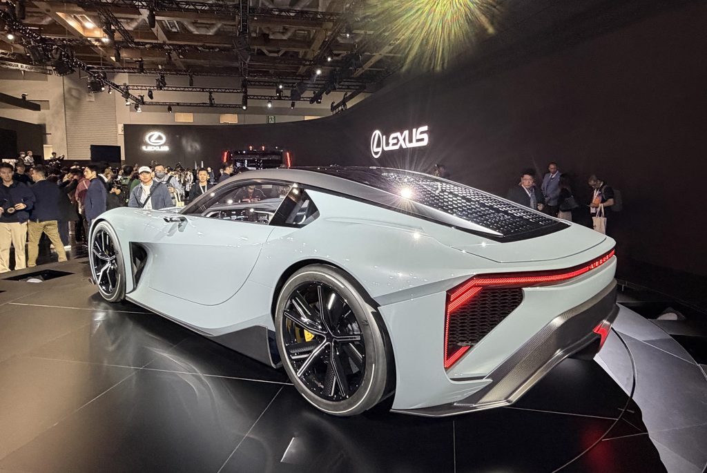 Toyota Corolla Concept - rear 3-4