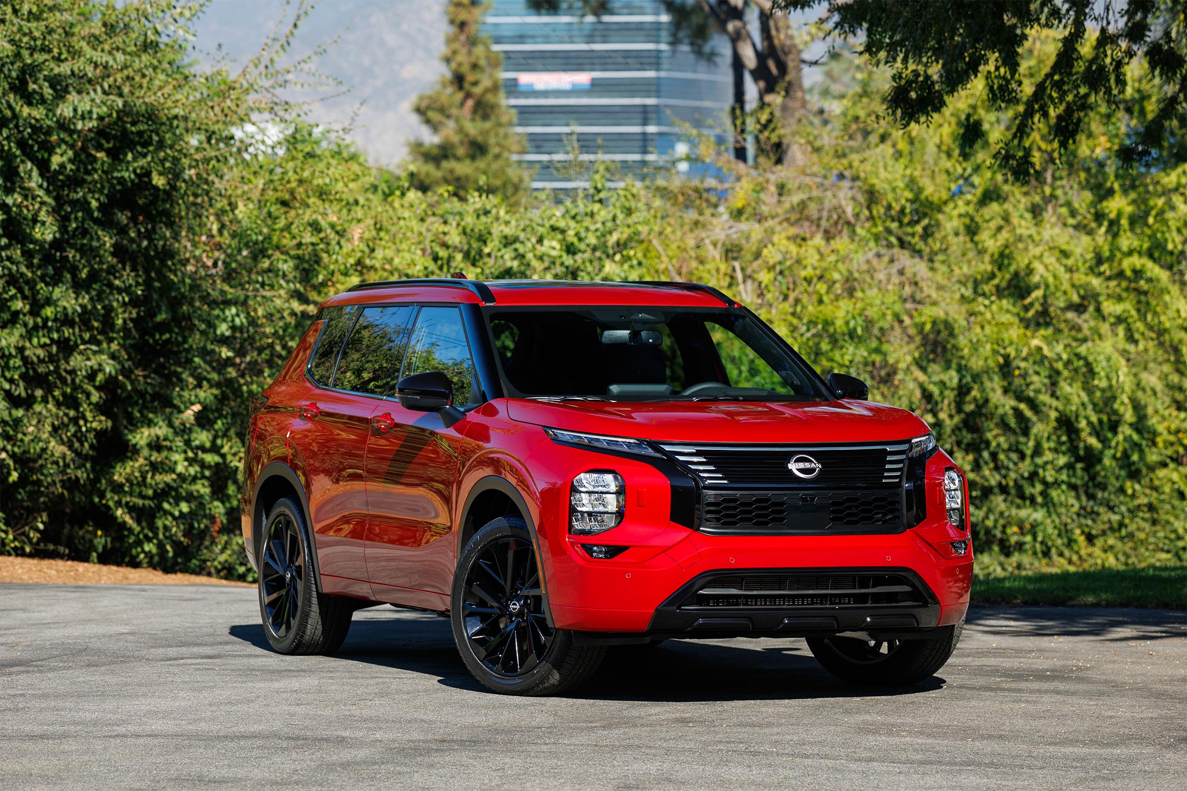 2026 Nissan Rogue Plug-in Hybrid – hero shot 2026 Nissan Rogue Plug-in Hybrid - hero shot