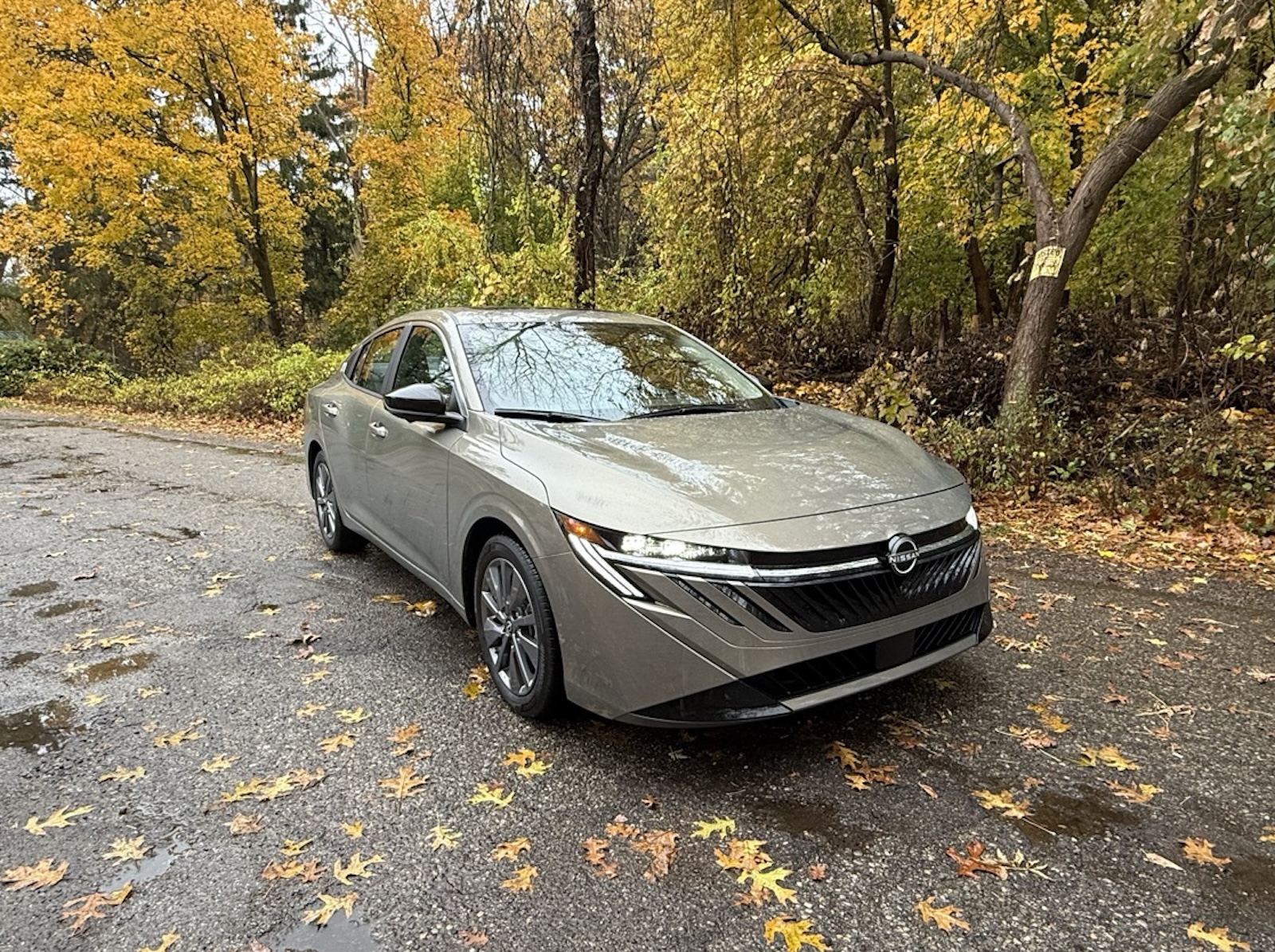 2026 Nissan Sentra SR front 3-4 2026 Nissan Sentra SR front 3-4