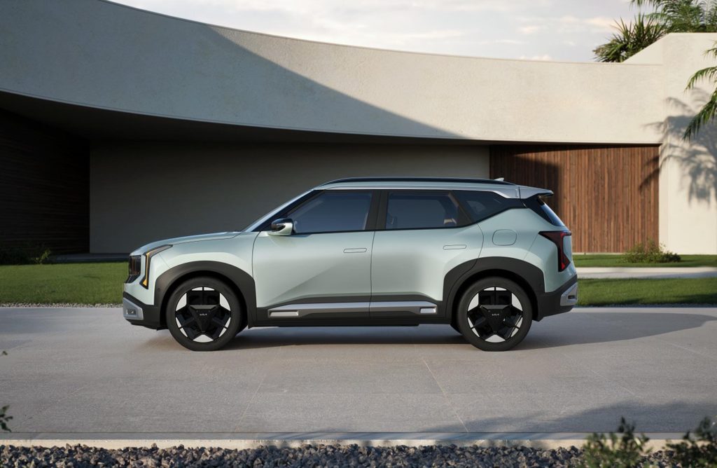 2027 Kia Seltos - profile