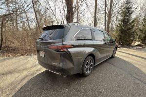 2025 Toyota Sienna rear 3-4