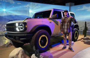 2027 Ford Bronco RTR - studio shot with Gittin v3