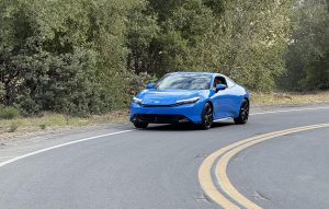 Honda Prelude - driving in corner front 3-4