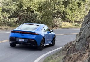 Honda Prelude - driving in corner rear 3-4