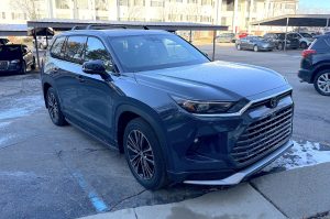 2026 Toyota Grand Highlander Max HEV Platinum front 3-4