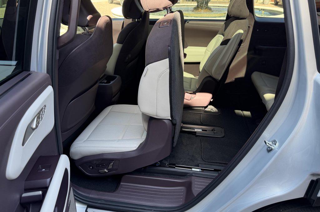 2027 Kia Telluride X-Pro - power-fold seat